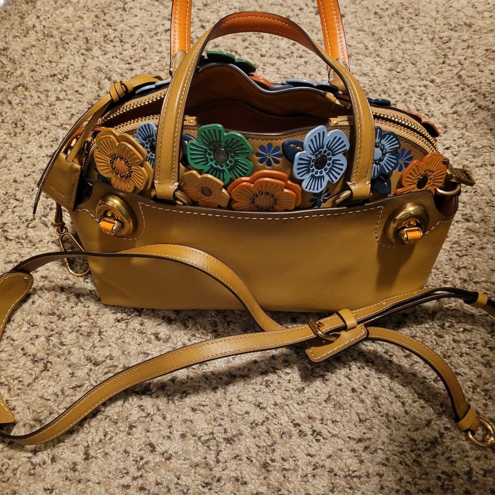 Coach tea rose Outlaw  *Price Firm*